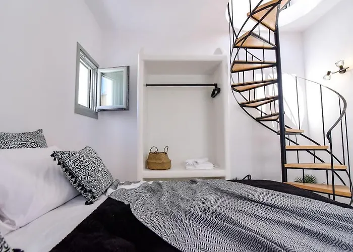 νio Chorio Naxos Old Town *