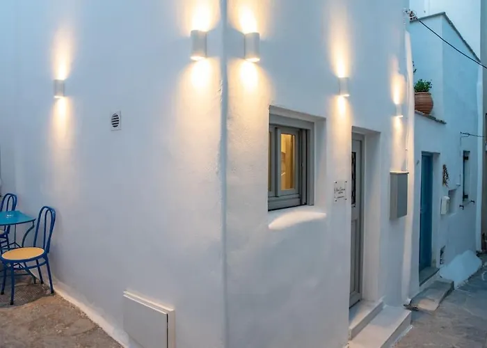 νio Chorio Naxos Old Town *